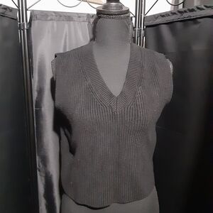 Zara Women's Black Knit V Neck Cropped Vest Size Small Preppy